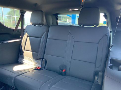 New 2026 Chevrolet Suburban LT w/ Comfort Package AWD/4WD image 12