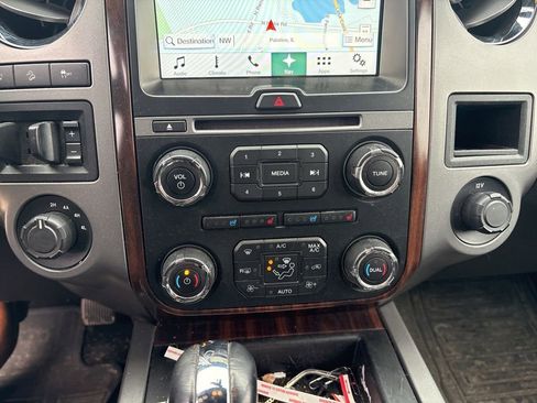 Used 2016 Ford Expedition Platinum image 18