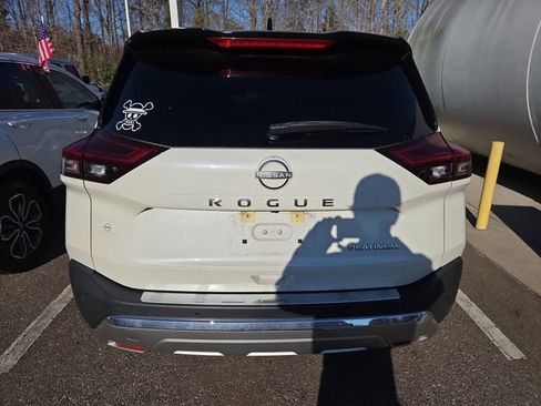 Used 2022 Nissan Rogue Platinum w/ Head-Up Display Package image 4