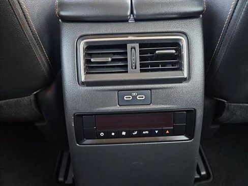 Used 2025 MAZDA CX-70 3.3 Turbo w/ Preferred Package AWD/4WD image 17