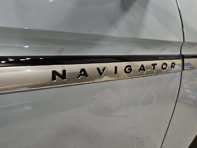 New 2027 Lincoln Navigator L Reserve AWD/4WD image 21