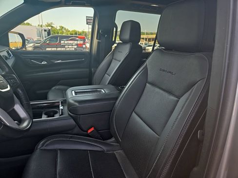 Used 2023 GMC Yukon Denali AWD/4WD image 8