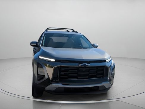 Used 2025 Chevrolet Equinox ACTIV w/ Convenience Package III image 5