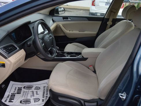Used 2017 Hyundai Sonata SE w/ Cargo Package image 9
