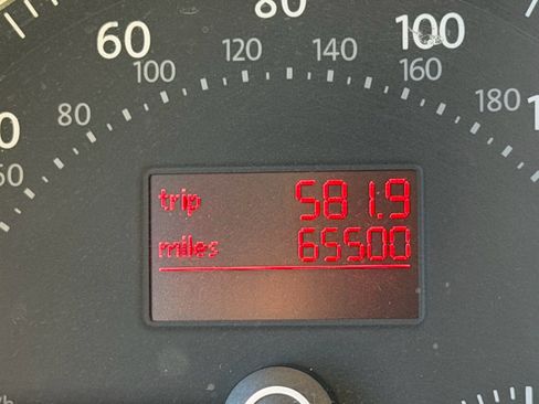 Used 2009 Volkswagen Beetle Coupe image 7