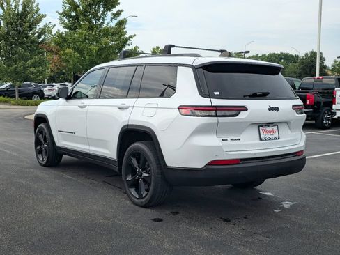 Used 2023 Jeep Grand Cherokee L Laredo AWD/4WD image 10