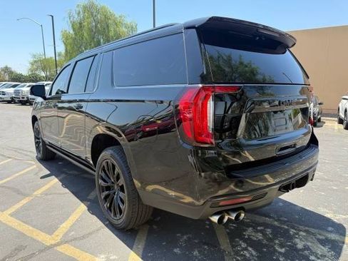 Used 2022 GMC Yukon XL Denali AWD/4WD image 5
