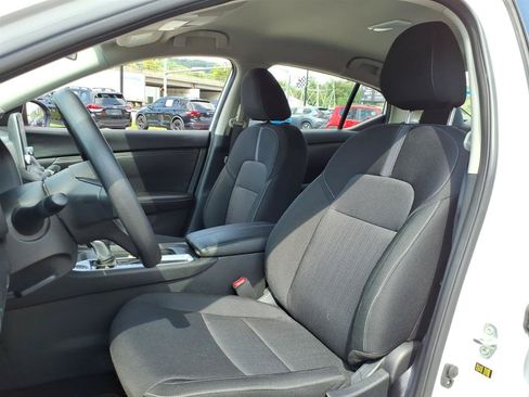 Used 2025 Nissan Sentra SV FWD image 7