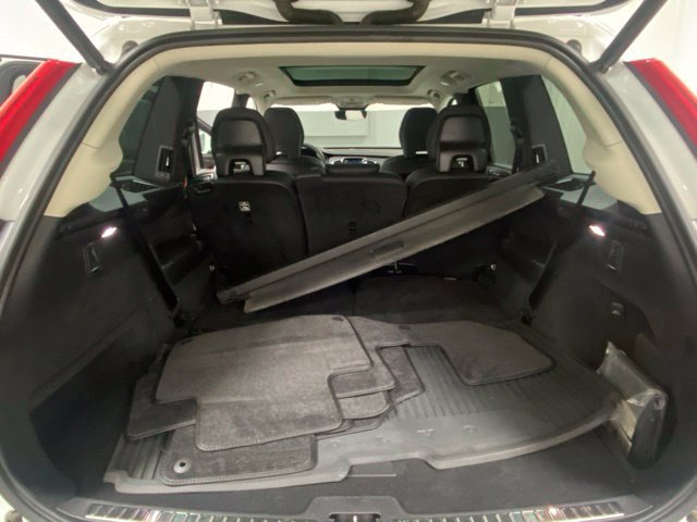 Used 2023 Volvo XC90 B5 Plus w/ Protection Package Premier AWD/4WD image 9
