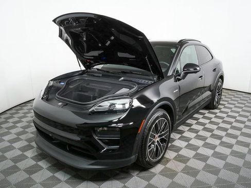 New 2026 Porsche Macan Electric image 34