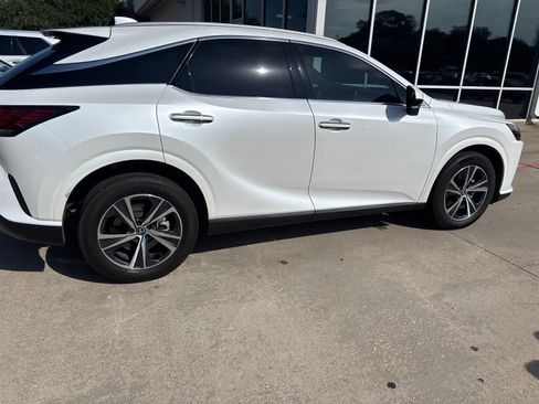 Used 2025 Lexus RX 350 Premium w/ Convenience Package FWD image 5