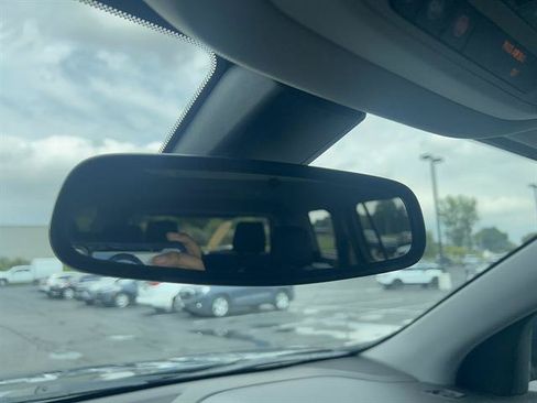 Used 2017 GMC Acadia SLT FWD image 23