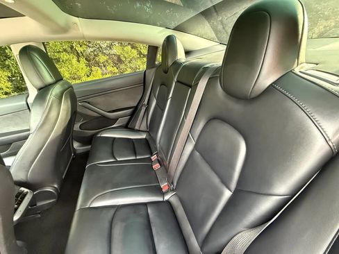 Used 2022 Tesla Model 3 Standard Range image 43