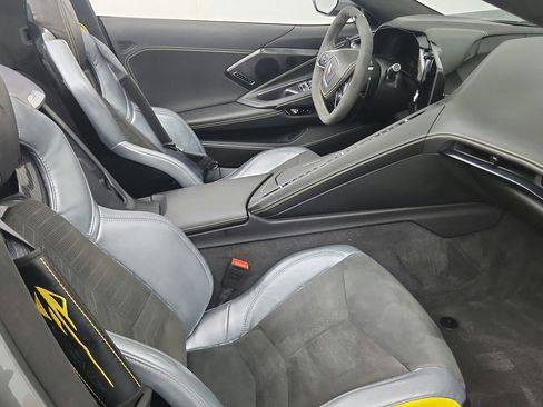 Used 2023 Chevrolet Corvette Stingray Premium Conv w/ Z51 Performance Package RWD image 23