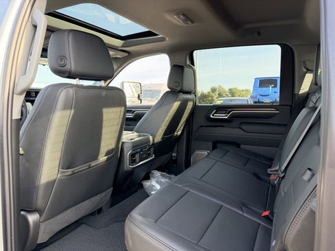 Used 2025 GMC Sierra 2500 Denali w/ Denali Reserve Package image 6