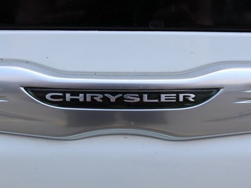 Used 2021 Chrysler Voyager LX image 23