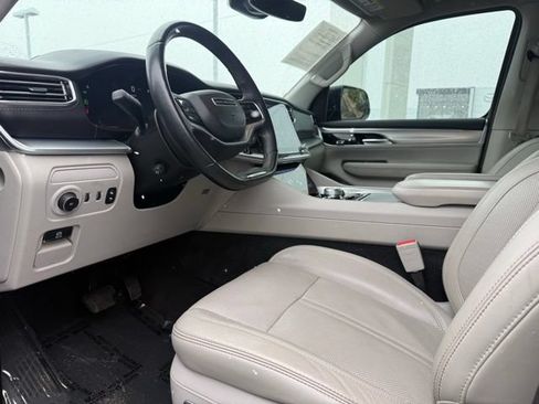 Used 2023 Jeep Grand Wagoneer L 4WD w/ Flexible Seating Group image 11