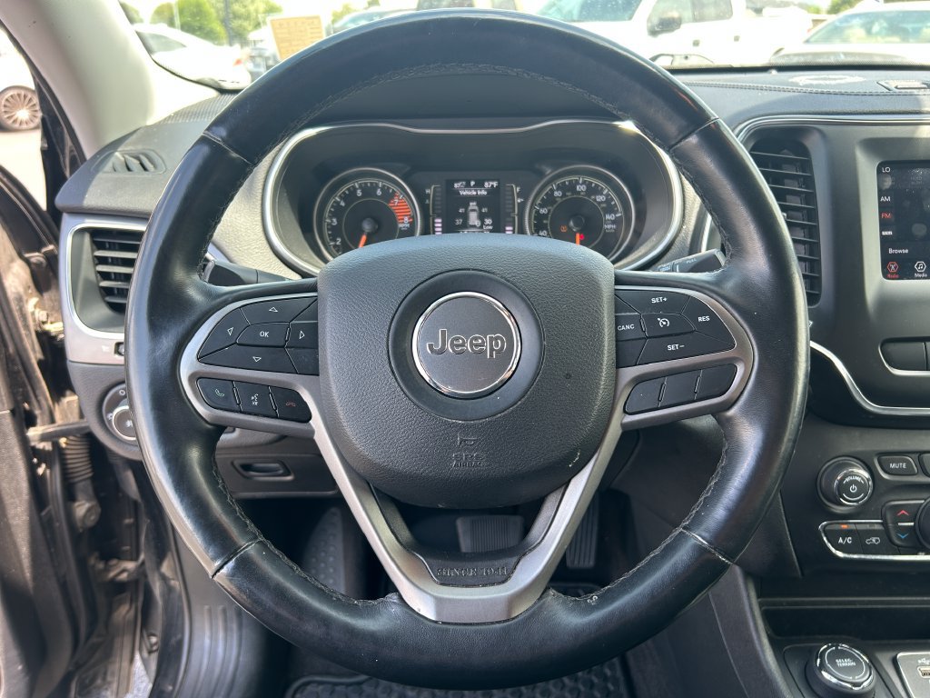 Used 2019 Jeep Cherokee Latitude Plus w/ Comfort/Convenience Group AWD/4WD image 22