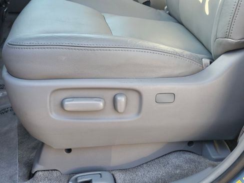 Used 2007 Toyota Sienna XLE Limited image 29