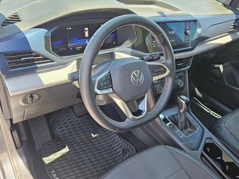 Certified 2022 Volkswagen Taos SE FWD image 10