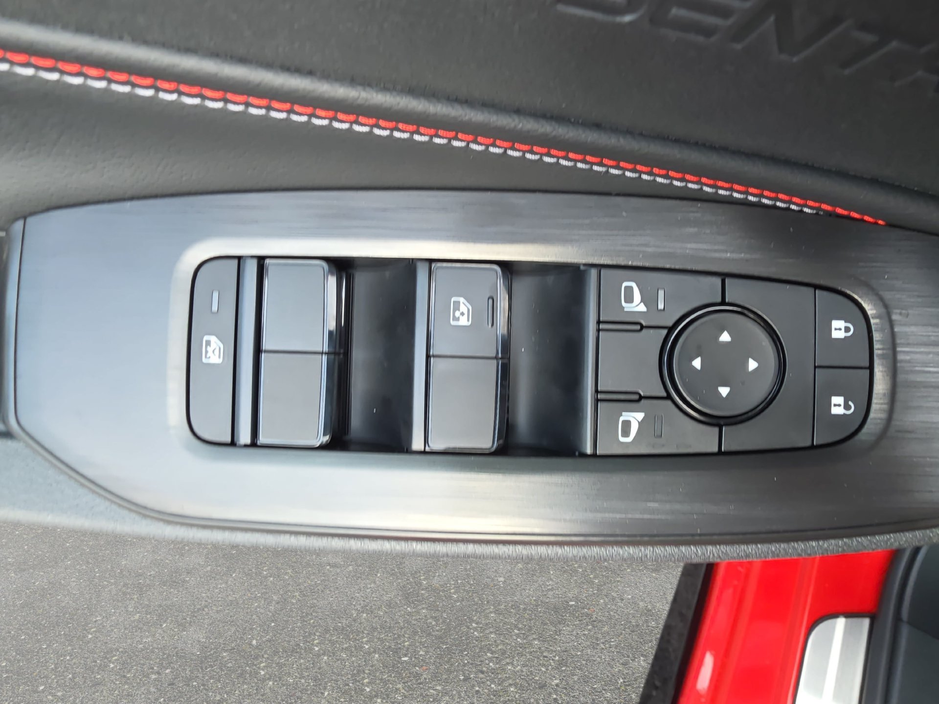 New 2027 Nissan Sentra SR w/ Floor Mat Package FWD image 26