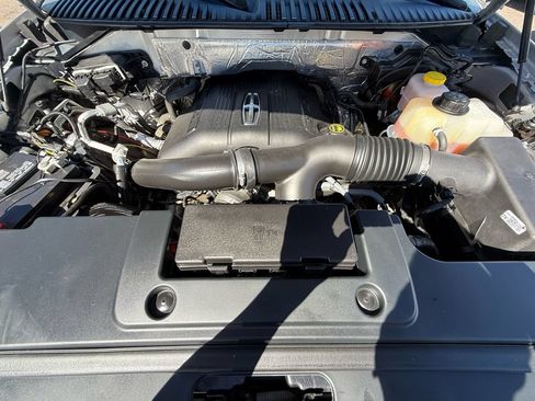 Used 2017 Lincoln Navigator Select AWD/4WD image 22
