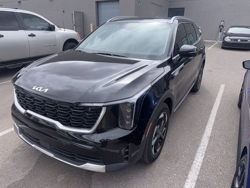 Used 2025 Kia Sorento EX w/ EX Panoramic Sunroof Package image 11