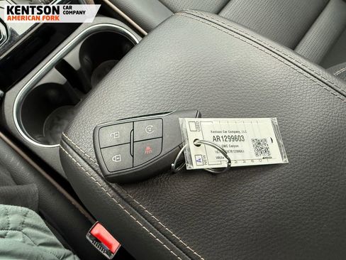 Used 2024 GMC Canyon Denali image 41