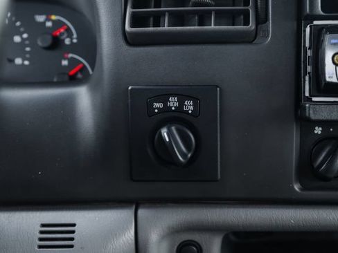 Used 2003 Ford F250 XL AWD/4WD image 16