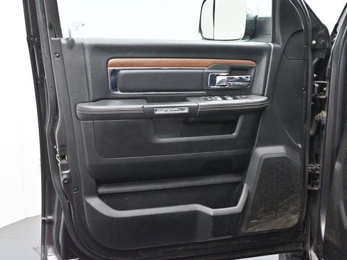 Used 2018 RAM 2500 Laramie AWD/4WD image 9