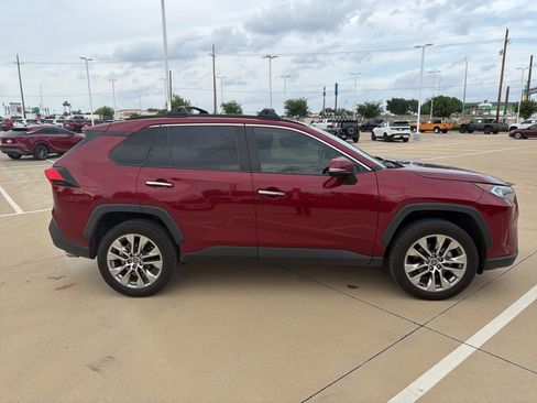 Used 2021 Toyota RAV4 Limited image 2