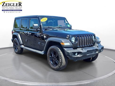 Used 2022 Jeep Wrangler Unlimited Sport AWD/4WD image 3