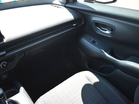 Used 2024 Honda HR-V LX image 17