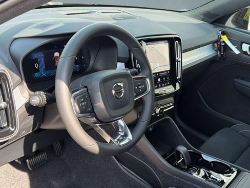 New 2026 Volvo XC40 B5 Ultra w/ Climate Package AWD/4WD image 4
