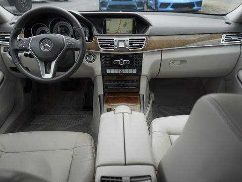 Used 2014 Mercedes-Benz E 350 Sedan image 16