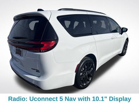 New 2026 Chrysler Pacifica Limited image 6