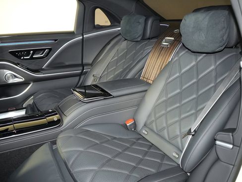 Certified 2023 Mercedes-Benz Maybach S 680 4MATIC image 37