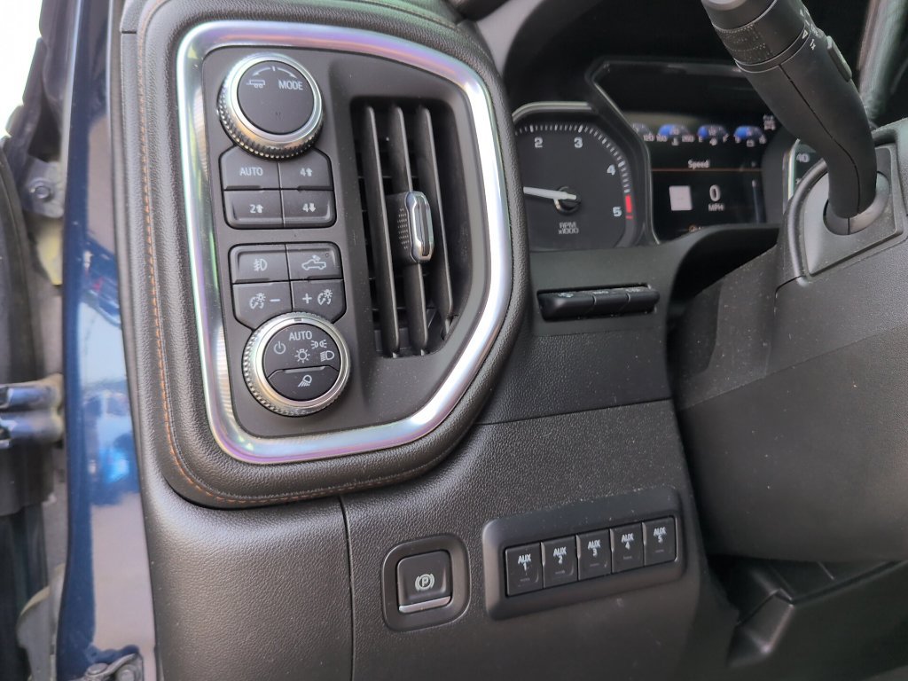 Used 2022 GMC Sierra 2500 AT4 w/ AT4 Premium Plus Package AWD/4WD image 22
