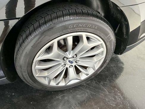 Used 2018 Ford Taurus Limited FWD image 8