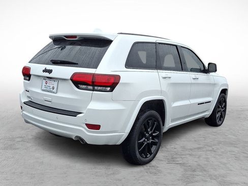 Used 2022 Jeep Grand Cherokee Laredo X image 5