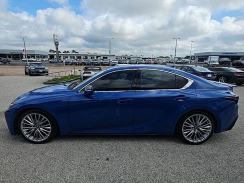Used 2022 Lexus IS 300 w/ Premium Package RWD image 4