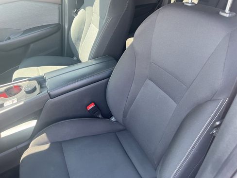 Used 2023 Nissan Rogue S image 10