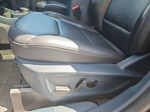 Used 2025 Ford Maverick Lariat w/ Black Appearance Package image 16