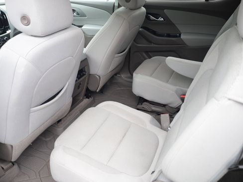 Used 2021 Chevrolet Traverse LT FWD image 22