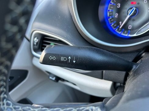 Used 2022 Chrysler Pacifica Touring-L image 24