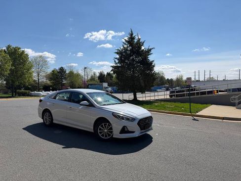 Used 2018 Hyundai Sonata SE image 3