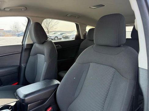 Used 2023 Kia Sportage LX image 29