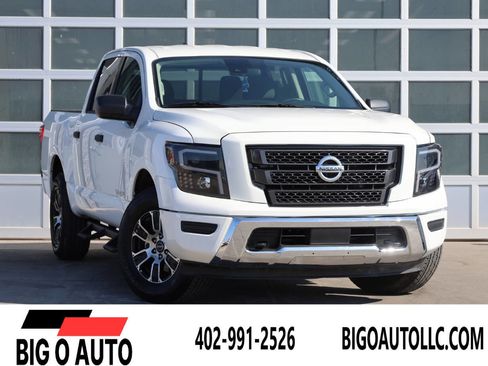 Used 2024 Nissan Titan SV image 1