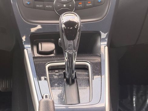 Used 2018 Nissan Sentra SR w/ Technology Package FWD image 10