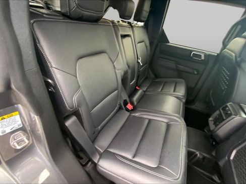 Used 2025 Ford Bronco Badlands AWD/4WD image 19